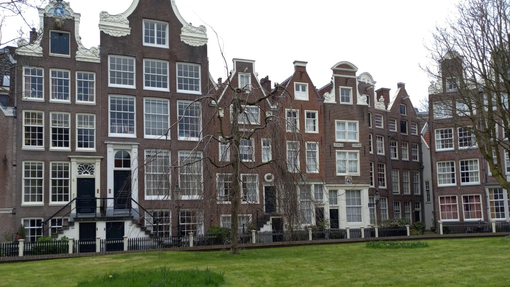 travel-Amsterdam-Begijnhof