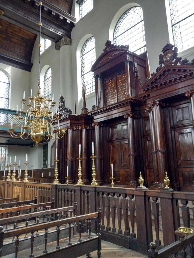 travel-Amsterdam-synagogue